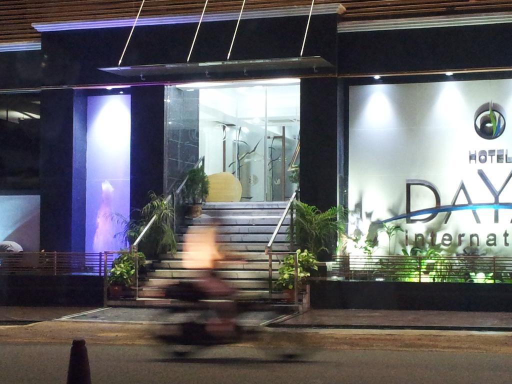 Hotel Dayal International, ジャムシェードプル エクステリア 写真