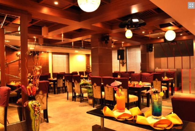 Hotel Dayal International, ジャムシェードプル エクステリア 写真